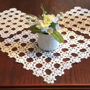 NWOT Handcrafted 3 Piece Table/Dresser Doilies